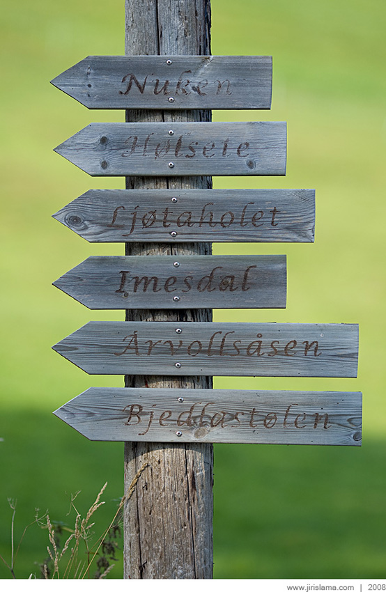 Signposts, Jostedalen